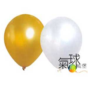 105-金白色系列10吋珍珠空飄氣球100顆-顏色為 :金色、白色。填充安全氦氣，每顆均附亮面緞帶。外送限台北地區，僅送達至1樓或大門口。